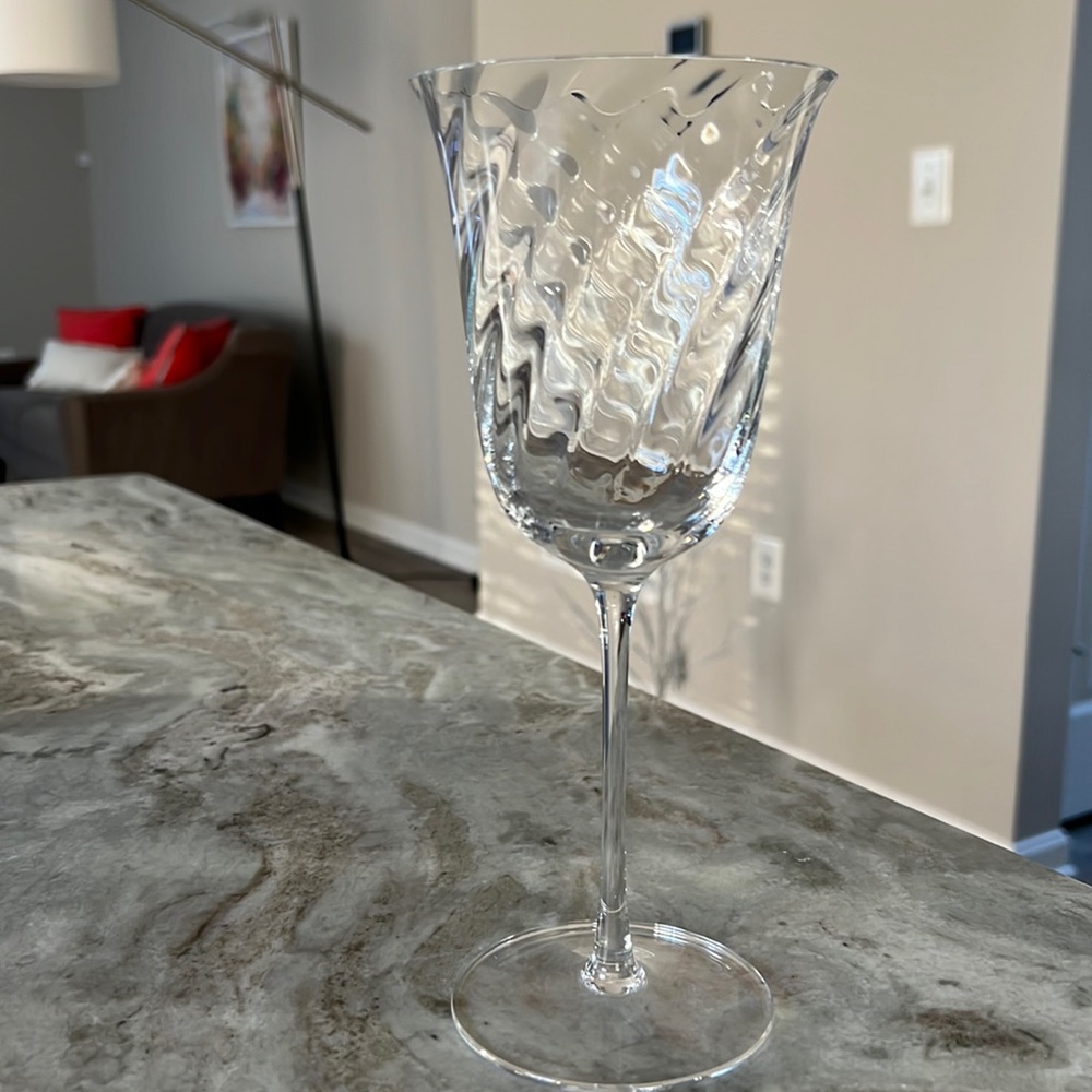 Brand new - Red wine glass [Crate & Barrel]